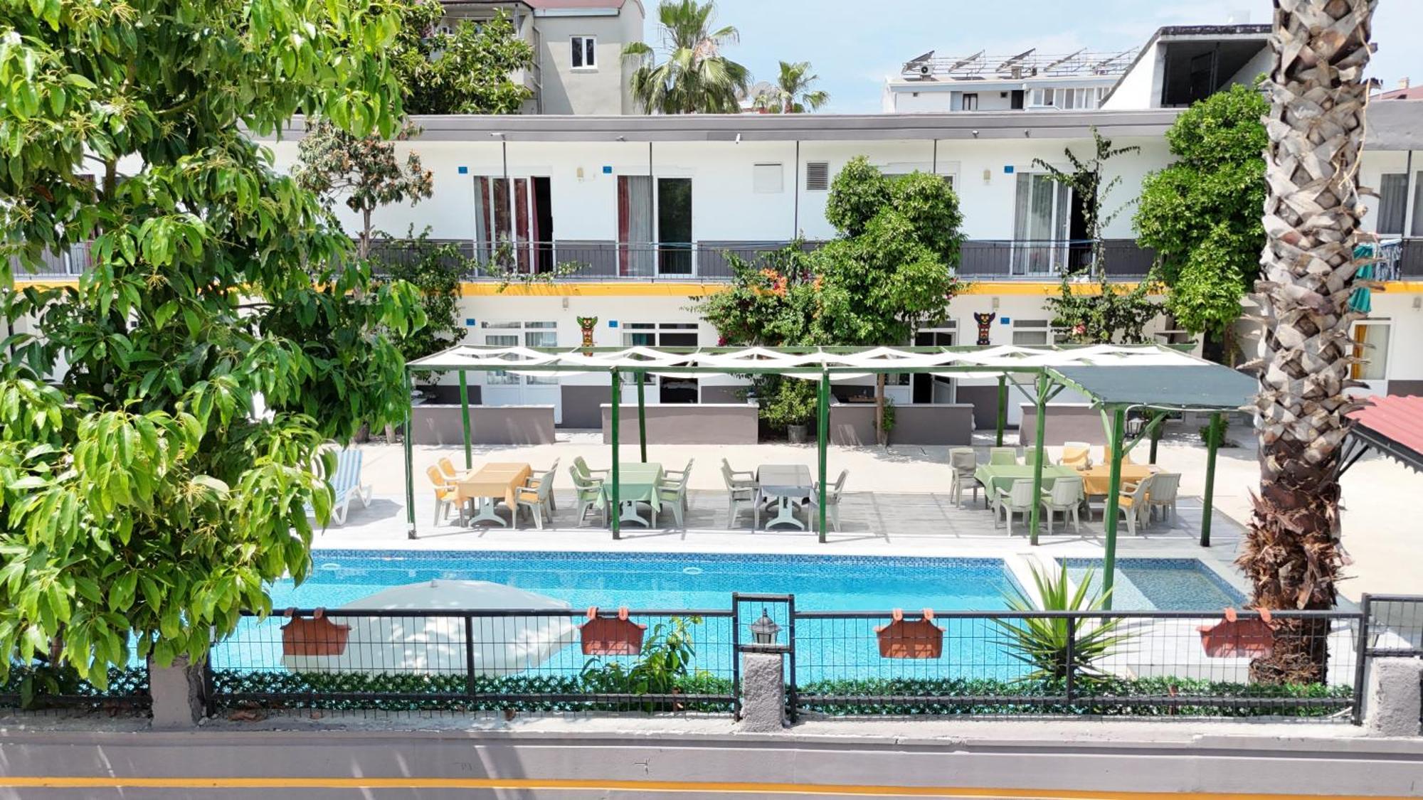 Hillside Apart Hotel Exterior photo